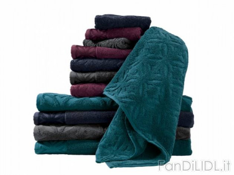 Asciugamano e telodoccia (Bagno, accessori, interno)