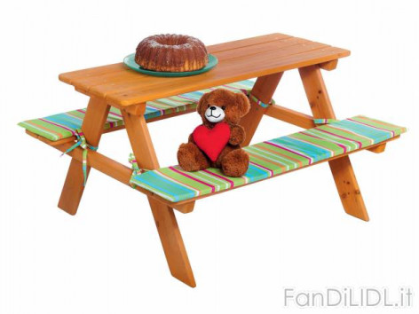 Tavolo con panche (Moda, abbigliamento)