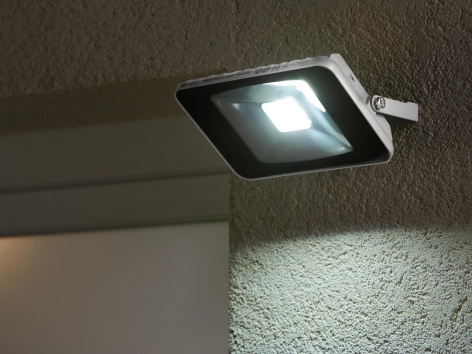 Faro LED da esterni con sensore di movimento