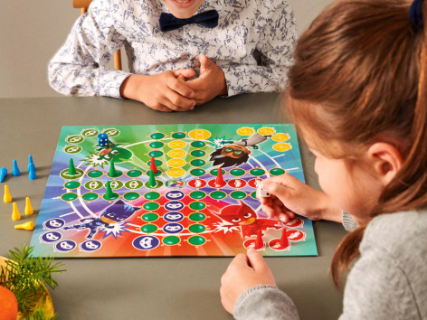 Set giochi classici "50 in 1" "Paw Patrol, PJ Masks, Frozen, Disney"