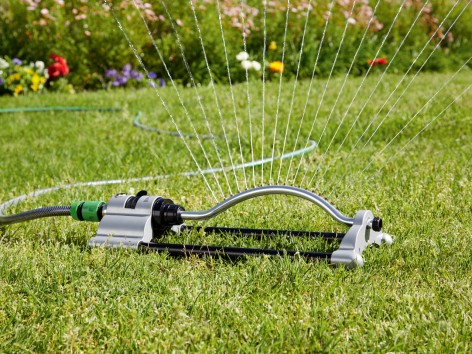 Irrigatore o spruzzatore multifunzionale