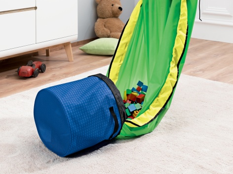 Cesto con coperta per giochi