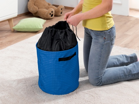 Cesto con coperta per giochi