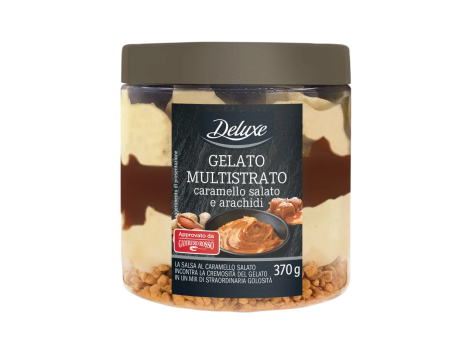 Gelato multistrato con caramello salato e arachidi