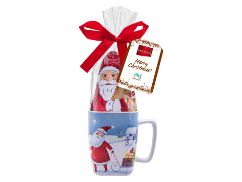 Tazza di Natale con cioccolato e caramelle